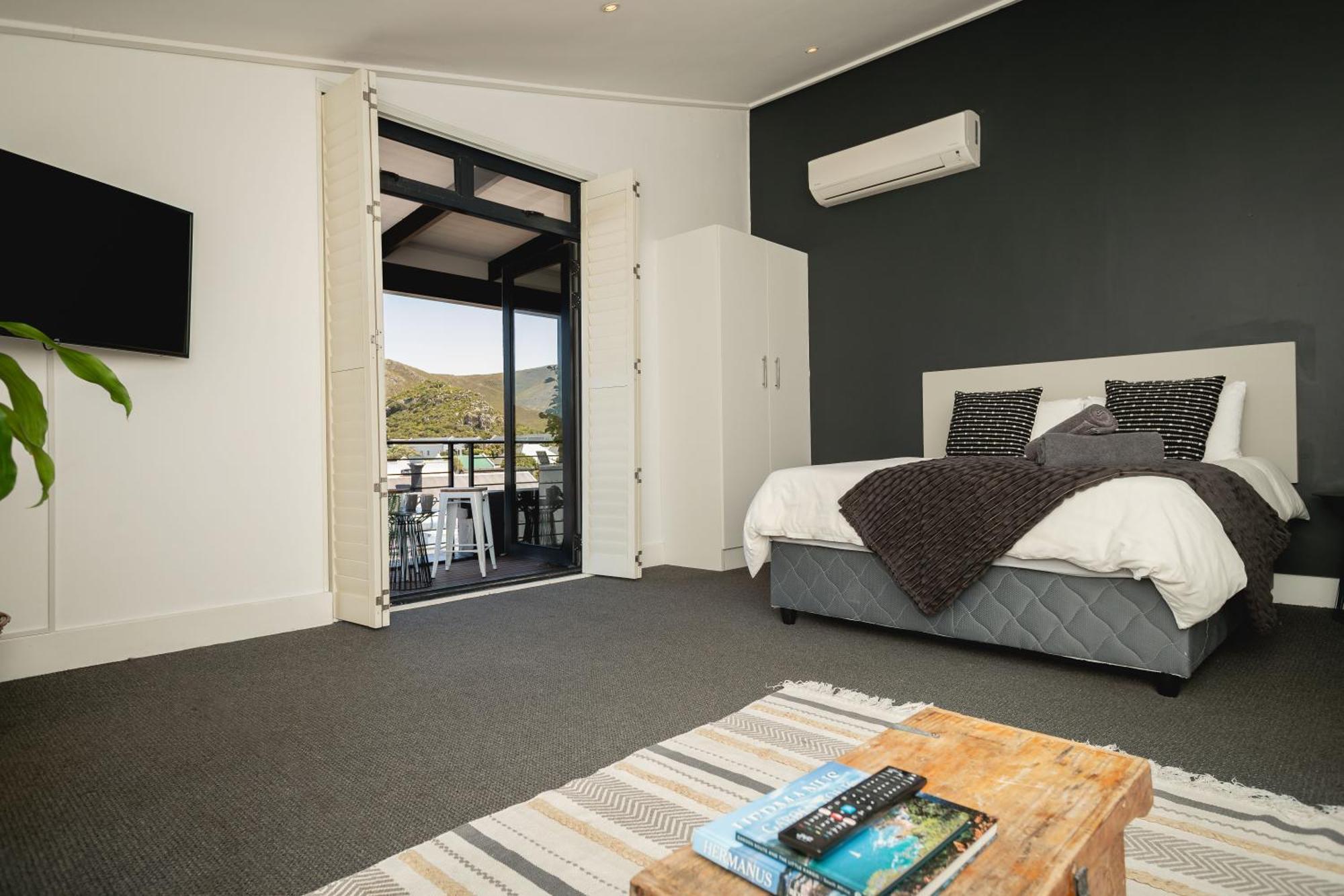 Central Mountain View Apartment, Hermanus Waterfront Экстерьер фото